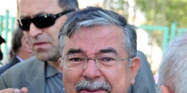 Bakan Yılmaz 5 kuzenini toprağa verdi