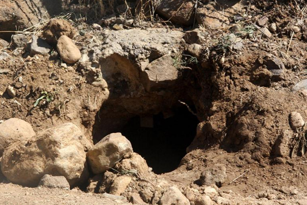 <b>Hüseyin Barsak:</b> PKK'nın bombacısı olarak biliniyor. "Doktor Orhan" adını kullanan Barsak, 2010 yılında 90 kilo patlayıcıyla birlikte Diyarbakır'da yakalandı. Diyarbakır ve Bingöl'de 3 askerin şehit edildiği eylemlere katıldığı belirlendi. Müebbet hapisle yargılanıyor.
