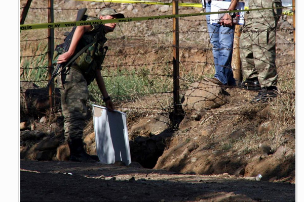 Cezaevinden firar edenlerin yakalanması için başlatılan geniş çaplı operasyon havadan ve karadan sürüyor.