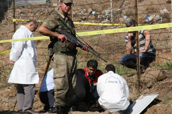 <p><b>İşte firari PKK'lıların katıldığı bazı eylemler:</b></p>  Diren Yaşa: Bingöl'ün Ilıcalar bölgesinde 2012 yılı Aralık ayında 9 PKK'lı öldürüldü. Operasyonda Diren Yaşa, yaralı ele geçirildi. Diyarbakır 8. Ağır Ceza Mahkemesi'nde ağırlaştırılmış ömür boyu hapis cezası istemiyle yargılanıyor.