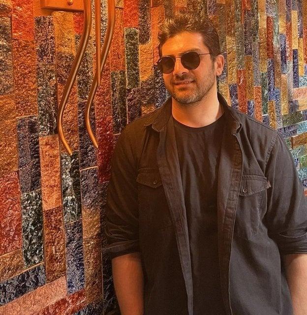 Kendine has sesi ile bir döneme damga vuran Bayhan Gürhan, Popstar yarışmasıyla ünlü olmuştu.