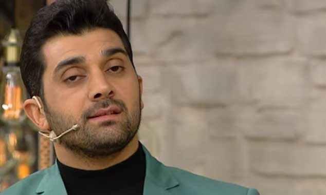 Yeni şarkısı için kamera karşısına geçen Bayhan'ın son imajıyla herkesi şaşkına çevirdi.