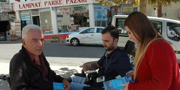 Sokakta 200 bin TL dağıttılar!