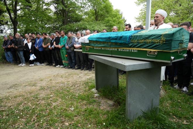 31 Mart mahalli seçimlerinde 3 aday arasında  Emin Batmaz'ın 96 oy alarak muhtar seçildiğini belirten Bayram,  "Köy halkı olarak acımız çok büyük. Bundan sonra Yüksek Seçim Kurulu gerekli mevzuata göre hareket edecektir." dedi.