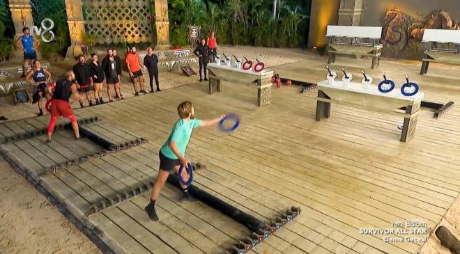 YUNUS EMRE - YAMAN DÜELLOSU<p>  Yaman ve Yunus Emre ilk etapta birbirlerine karşı rekabete girdiler. Kazanan adada kalamaya devam ederken kaybeden finalde yeniden yarıştı. Bu düellonun kazananı ise 5-1'lik skorla Yunus Emre oldu. Böylelikle Yunus Emre ilk etapta adını adaylıktan sildirerek adada kalmayı garantilerken Yaman finalde yeniden yarışacak.