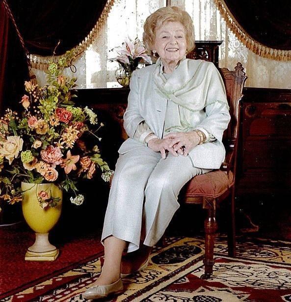 Pearl Berg'in sigara içmediğini belirten Lober, "Her sabah taze sıkılmış meyve suyu içti, çok az yağlı yiyecek yedi ve sadece az miktarda tatlı yedi.102 yaşına geldiğinde bu kısıtlamaların bir kısmı ortadan kalktı. Mesela her gün tatlı istiyordu. 104 yaşına geldiğinde her sabah ve öğleden sonra şeker istiyordu." ifadelerini kullandı.