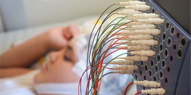 Epilepsi hastası çocuk kafasına yerleştirilen cihazla iyileşti