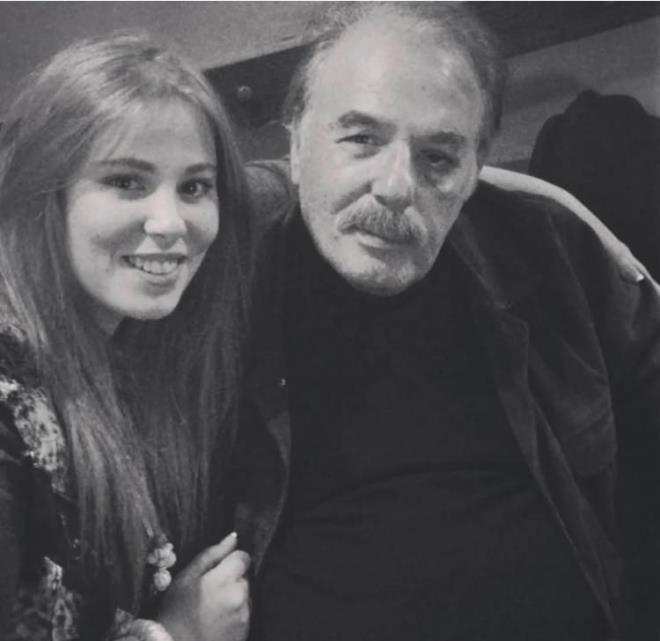 MEMURLARA ZORLUK ÇIKARDI    Tayfur, icra memurlarının içeri girmesine izin vermedi. Bunun üzerine devreye jandarma girdi.