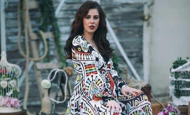 Ferdi Tayfur'un kızı Tuğçe Tayfur, eşi Muhammet Aydın'ın borçları yüzünden eve gelen icra memurlarına olay çıkardı.