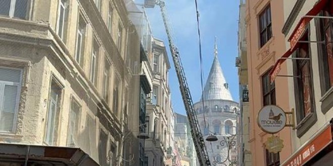 Galata'da yangın