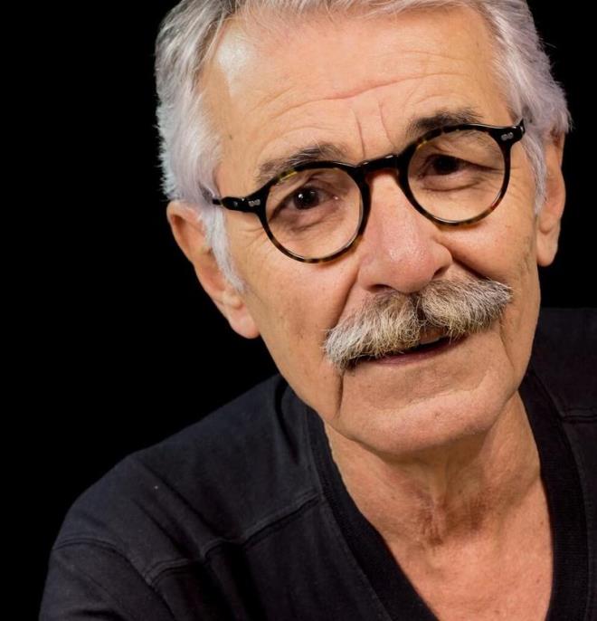 Ali İpin Çocuklar Duymasın dizisinde, Emre'nin okul arkadaşının babasını oynamıştı.