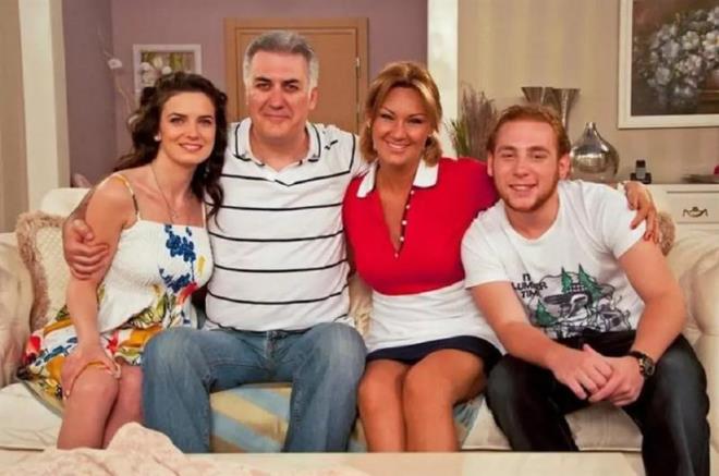 Çocuklar Duymasın oyuncuları, dizide oynadıkları rollerle özdeşleşip ün elde etmişlerdi.