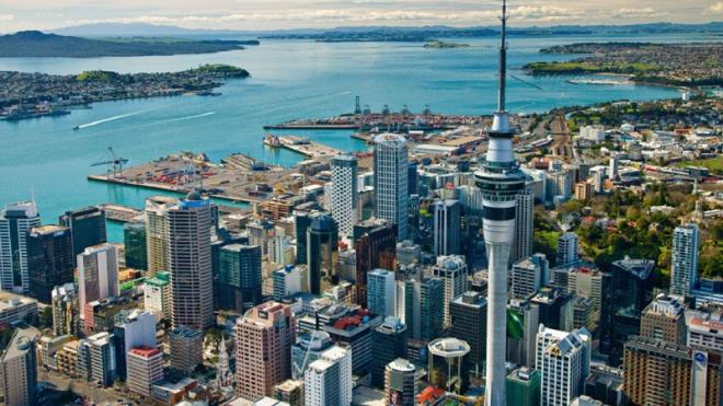 10. Yeni Zelanda: Yeşil doğası, güvenliği ve aile dostu yapısıyla dikkat çeken Yeni Zelanda, güvenlik ve gelişmiş eğitim sistemi ile öne çıkıyor. Uygun fiyatlı sağlık hizmetleri, adil gelir dağılımı Yeni Zelanda'nın güçlü yanlarından.