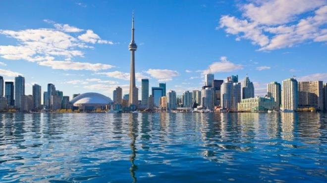 5. Kanada: Kanada, geniş doğal alanları, gelişmiş sağlık sistemi ve güvenli hayat koşulları ile tanınıyor. Eğitim fırsatları ve politik istikrar, Kanada?yı cazip hale getiriyor.