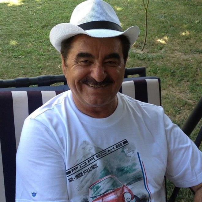 "EVLATLARIMDAN RAZIYIM, BİRİ HARİÇ"    "İmparator" lakaplı İbrahim Tatlıses, önceki gün dikkat çekici açıklamalarda bulundu.    Ünlü isim "Ben iyi bir babayım, bütün evlatlarıma karşı... Bir tanesi hariç bütün çocuklarıma elimden geleni yaptım. Evlatlarımdan razıyım, biri hariç. Bana ne yaptıysa aynısını evlatları onlara versin. Kim paramı çalıyor, bana kötülük yapıyorsa belasını bulur. İdo adamdır Melek adamdır" dedi.