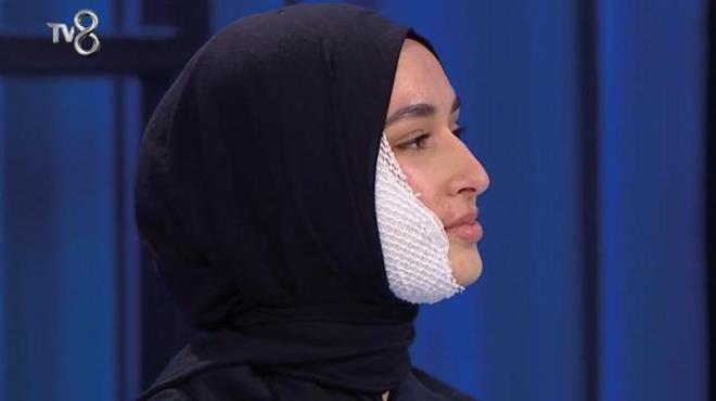 'ÇOK ÖZLEDİM SİZİ'  <p>  Beyza, "Çok özledim sizi, burayı çok özledim. Zor bir kaza atlattım. 12 gündür hastanedeyim. Kolay değildi, ailemle devam etmeyi çok konuştum. Zordu ama sizden ve ailemden çok güzel destekler aldım." dedi.