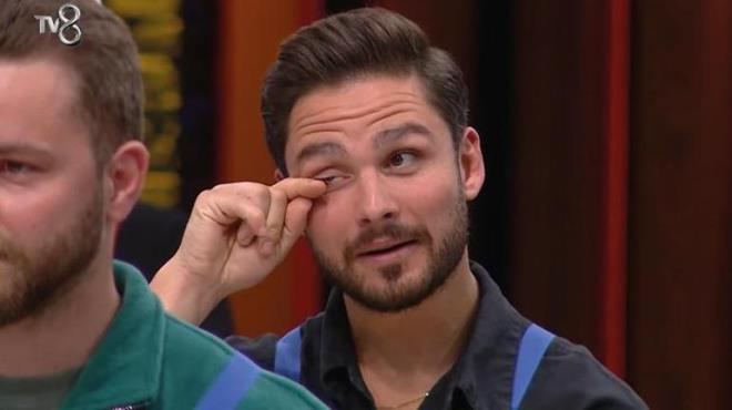 'RÜYAMDA GÖRDÜM'<p>    Onur, "Beyza'yı dün gece rüyamda gördüm. Beyza'nın bugün geleceğini hissetmiştim." ifadelerini kullandı.