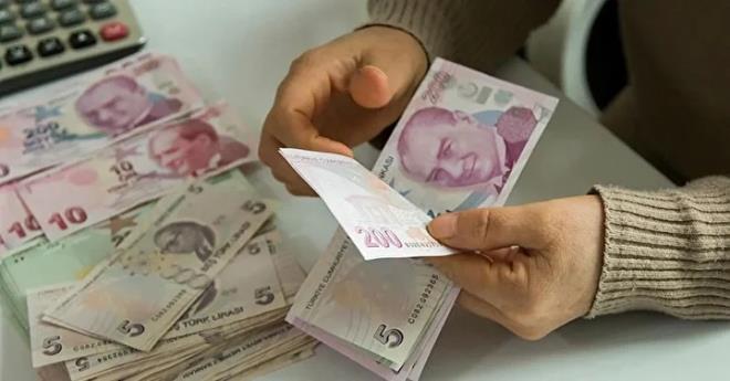 Asgari Ücrette Artış Nasıl Belirlenir<p>    Aralık ayında Asgari Ücret Tespit Komisyonu toplantıları başlayacak. Enflasyon oranı en önemli kriter olacak. Merkez Bankası'nın son raporunda enflasyon tahmini yüzde 44 olarak güncellendi ve bu oran zam görüşmelerinde değerlendirilecek.