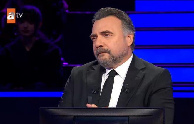 "A- Pilavcı", "B- Çorbacı", "C- Hoşafçı" ve "D- Helvacı" seçenekleri arasında kararsızlık yaşayan yarışmacı C Şıkkında karar kıldı.