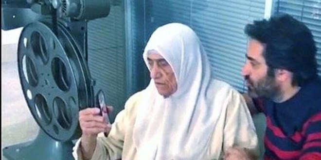 Annesini kaybeden Kırmızıgül: herkese minnettarım