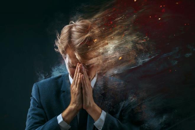 BEYNİNİZİ AKTİF TUTUN    Beyniniz bir kas gibidir; kullanmazsanız kaybedersiniz! Beyninizi zorlayan aktiviteler onu keskin tutar ve durgunluğu önler.  Ne yapabilirsiniz: Bulmacaları çözün, satranç oynayın, yeni bir beceri öğrenin veya düzenli olarak kitap okuyun. Bu aktiviteler beyninizin farklı bölümlerini uyararak hafızanızı, problem çözme becerilerinizi ve yaratıcılığınızı geliştirir.