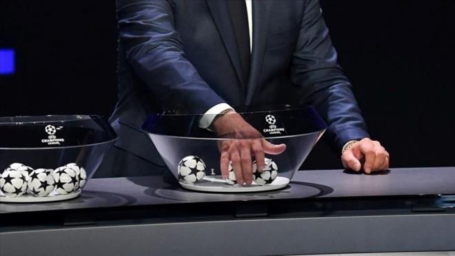 Club Brugge (Belçika)-Aston Villa (İngiltere)  <br>  Borussia Dortmund (Almanya)-Lille (Fransa)  <br>  Real Madrid (İspanya)-Atletico Madrid (İspanya)  <br>  Bayern Münih (Almanya)-Bayer Leverkusen (Almanya)  <br>  PSV (Hollanda)-Arsenal (İngiltere)  <br>  Feyenoord (Hollanda)- Inter (İtalya)  <br>  Paris Saint-Germain (Fransa)-Liverpool (İngiltere)  <br>  Benfica (Portekiz)-Barcelona (İspanya)