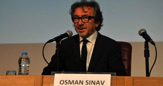 1991?de televizyonlar için dizi film çalışmalarına yoğunlaştı. Usta bir yönetmen olarak kendini kabul ettiren sanatçı, içerisinde Süper Baba, Deli Yürek, Hayat Bağları, Ekmek Teknesi, Acı Hayat, Kurtlar Vadisi, Sakarya Fırat, Sen Anlat Karadeniz gibi çok sevilen 23 dizi filminin yapımcısı ve yönetmeni oldu. Dizileri sadece Türkiye? de değil dünyanın geniş bir coğrafyasında çok sayıda ülkenin televizyonunda ilgiyle karşılandı.    30 yılı aşkın bir süredir televizyon ve film dünyamıza unutulmaz eserler kazandıran Osman Sınav, Yönetmenler Derneği ile Sinema Eseri Meslek Sahipleri Birliği?nin üyesiydi.    Osman Sınav 20 Mart 2025 yılında hayatını kaybetti.