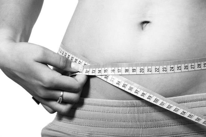 Aşırı Diyetler ve Detokslar:  <p>    Hızlı sonuç vaat ederken metabolizmayı bozar, bağırsak ve zihin sağlığını olumsuz etkiler.