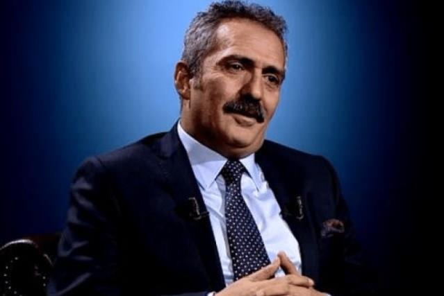 "BU SESSİZLİK ÇOK AĞIR GELİYOR BANA"    "Boykot nasıl yapılırmış arkadaşlara göstereceğiz" diyen Bingöl, şöyle konuştu: "Bu sessizlik çok ağır geliyor bana. 25 gündür bir yardım TIR'ı girmedi Gazze'ye. Az önce Gazze'deki oğlumuz Yaser ile görüştüm. 'Ot yiyoruz Yavuz abi' diyor.