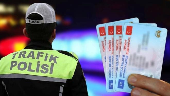 TBMM Adalet Komisyonu?nda trafik cezalarının artırılmasına yönelik düzenlemeleri içeren Karayolları Trafik Kanunu Kanun Teklifi 29 Mayıs?ta kabul edildi. Trafik kurallarını ihlal eden sürücüleri, yeni düzenlemeyle birlikte caydırıcı cezalar bekliyor. Düzenlemeyle birlikte sürücülerin ve yayaların can güvenliğini sağlamak, kazaları ve yaralanmaları en aza indirmek amaçlanıyor. Alkollü araç kullanma, plakasız araç kullanma, uyuşturucu madde etkisinde araç kullanma, hız sınırını aşma, emniyet kemeri takmama, ehliyetsiz araç kullanma cezalarına düzenleme geliyor. Peki Yeni trafik cezaları yürürlüğe girdi mi, ne zaman girecek? işte, kanun teklifinin detayları