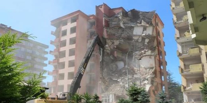 Deprem değil dalgalar salladı