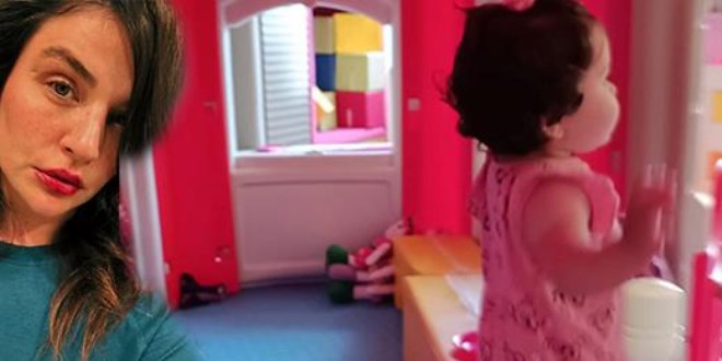Gonca Vuslateri ailesiyle tatilde