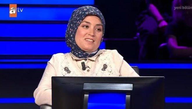 Yarışmacı Ayşe Erden, hem tarzıyla hem de esprileriyle Kim Milyonler Olmak İster yarışmasına damga vurdu. Yarışmacı şalvarıyla yarışmaya katılarak geleneksel kıyafetlerin daha çok öne çıkmak istediğini belirtti.