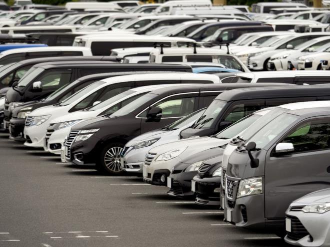 YÜZDE 25-30 ARASI EK YÜKÜMLÜLÜK UYGULANACAK<p>    Kararla birlikte, Japonya ve Çin'den gelen konvansiyonel, hibrit, plug-in hibrit ile elektrikli otomobillerde uygulanan gümrük vergisi oranları değiştirildi.<BR>    Buna göre; Japonya menşeli otomobillere uygulanan gümrük vergisi oranlarında yüzde 25 ve yüzde 30 arasında ek yükümlülük uygulanacak.  <BR>  İşte fiyat artışı beklenen Japonya menşeli otomobil modelleri;
