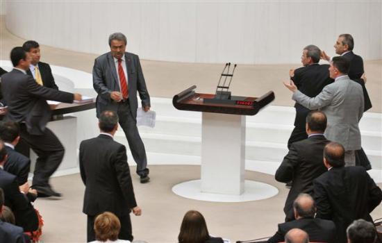 <p>KAMER GENÇ (Devamla) - Hayır, bunlar… </p>  <p>RAMAZAN CAN (Kırıkkale) - Otur yerine! </p>  <p>MUHAMMET RIZA YALÇINKAYA (Bartın) - Otur yerine be! Sus! Ayıp be, ayıp!</p>  <p>KAMER GENÇ (Devamla) - Şimdi, sen otur da… </p>  <p>BAŞKAN - Sayın milletvekilleri, lütfen… </p>