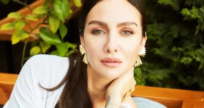 Oyuncu Birce Akalay, hayatının en acı günlerinden birini yaşıyor. Akalay'ın halası Arzu Akalay Ernak hayatını kaybetti. Akalay acı haberi, sosyal medya hesabından yaptığı şu yazıyla duyurdu: