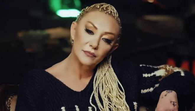 Bursa Adli Tıp Kurumu tarafından hazırlanan raporda, Güllü'nün kanında 3,53 promil etanol (alkol) bulunduğu tespit edildi. Aynı raporda, göz içi sıvısında da 343 mg/dl etonol promil saptandığı belirtildi. Bu seviyenin, ciddi denge ve koordinasyon kaybına neden olabilecek düzeyde olduğu bilgisi raporda yer aldı. Toksikoloji bulgularına göre, Güllü'nün kanında ayrıca düşük dozda, reçeteli olarak kullandığı anksiyete ilacı ve mide koruyucu bulundu, idrarda ise ağrı kesici saptandı. Güllü'nün iç organlar ve mide muhtevasında herhangi bir toksik maddeye, metanol, uyuşturucu veya zehirleyici maddelere rastlanmadı.