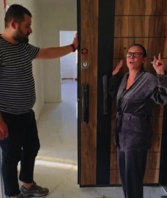 OTOPSİ RAPORU ÇIKTI  <p>  Ekol TV Özel Haberler Şefi Dilek Yaman Demir'in haberine göre, şarkıcı Gül Tut'un trajik vefatıyla ilgili yürütülen soruşturma kapsamında Yalova Cumhuriyet Başsavcılığı'nın talebi üzerine Bursa Adli Tıp Kurumu tarafından hazırlanan toksikoloji raporu ortaya çıktı.