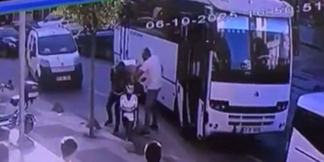 Trafikte motokuryeye tekme tokat dayak