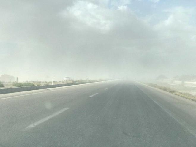 Kum fırtınası;özellikle Konya-Adana Karayolu'nda görüş mesafesinin yaklaşık 20 metrelere kadar düşmesine neden oldu.