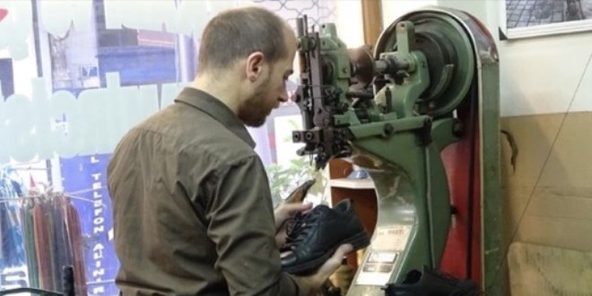 Mesaiye soğuk hava etkisi: Günde 12 saat çalışıyor