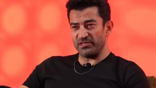Kenan İmirzalıoğlu geçtiğimiz akşam, oyuncu Alina Boz'un eşi Umut Evirgen'in yayın yönetmeni olduğu bir derginin davetinde görüntülendi. Yıllar sonra A.B.İ. dizisiyle setlere dönen oyuncu, magazincilerden konuyla ilgili birçok soru aldı. Ancak iki soru, oyuncunun sinirlenmesine neden oldu. Sert ifadeler kullanmamaya çalışan oyuncu, verdiği bir cevapla sosyal medyada gündeme yerleşti.