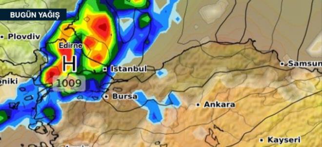 TRAKYA'DA HORTUM VE DOLU TEHLİKESİ VAR<p>    Önce Trakya'da çok şiddetli yağışın olacağını hatta hortum ve dolu gibi doğa olaylarının görüleceğinin de altını çizen Çalışkan, şöyle devam etti:<p>    "Hücreler oluşabilir. Öncelikle öğle saatlerinden itibaren Trakya'da sel tehlikesi var. Sonra yağışlar İstanbul'a geçecek." dedi.