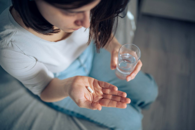 İngiltere'de yaklaşık 7 milyon kişinin antidepresan kullandığı biliniyor. SSRI'lar, beyindeki serotonin seviyesini artırarak, karamsarlık ve kaygı duygularıyla mücadele etmeye yardımcı oluyor.