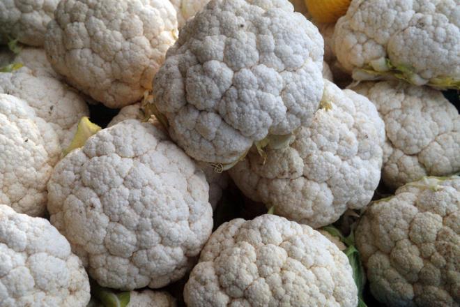 İçeriğinde bulunan izotiyosiyanatlar ölü hücreleri atarak kanser hücrelerinin yayılmasını engeller. Bu da kanser riskini azaltır.