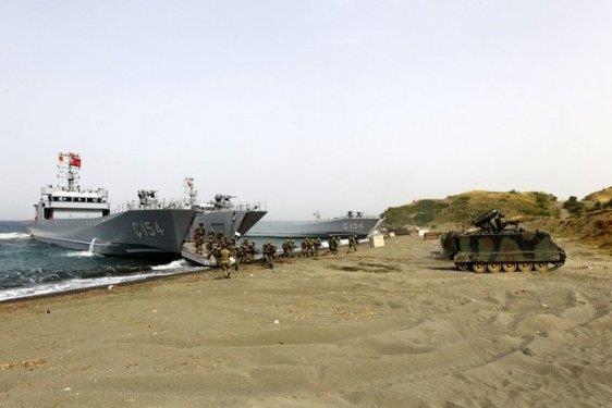 İzmir'in Seferihisar ilçesinde, 7 bin personel, 23 muhtelif gemi, 22 uçak ve 17 helikopterin katılımıyla Türkiye'nin en büyük müşterek tatbikatı yapıldı.