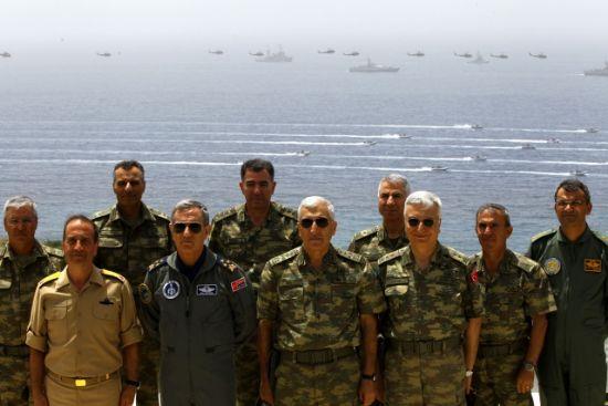 İzmir'in Seferihisar ilçesinde, 7 bin personel, 23 muhtelif gemi, 22 uçak ve 17 helikopterin katılımıyla Türkiye'nin en büyük müşterek tatbikatı yapıldı.