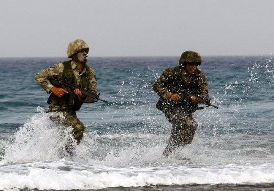 İzmir'in Seferihisar ilçesinde, 7 bin personel, 23 muhtelif gemi, 22 uçak ve 17 helikopterin katılımıyla Türkiye'nin en büyük müşterek tatbikatı yapıldı.