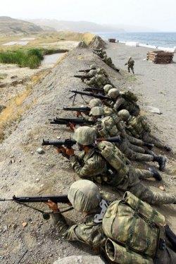 İzmir'in Seferihisar ilçesinde, 7 bin personel, 23 muhtelif gemi, 22 uçak ve 17 helikopterin katılımıyla Türkiye'nin en büyük müşterek tatbikatı yapıldı.