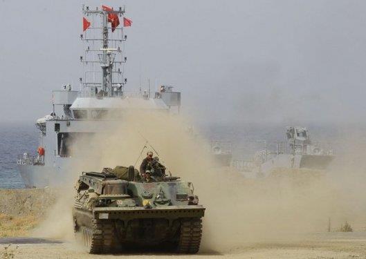 İzmir'in Seferihisar ilçesinde, 7 bin personel, 23 muhtelif gemi, 22 uçak ve 17 helikopterin katılımıyla Türkiye'nin en büyük müşterek tatbikatı yapıldı.